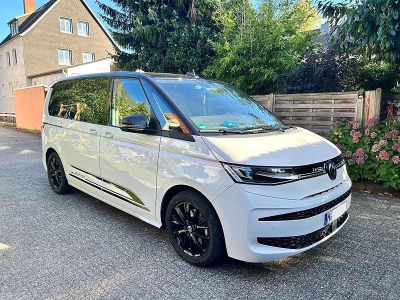 Gebraucht VW Multivan Edition 150 PS (110 kW) 2023 Van