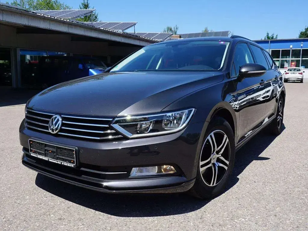 Gebraucht VW Passat 150 PS (110 kW) 2018 Grau Kombi