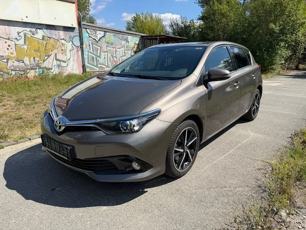 Gebraucht Toyota Auris Edition-S 116 PS (85 kW) 2018 Braun Limousine