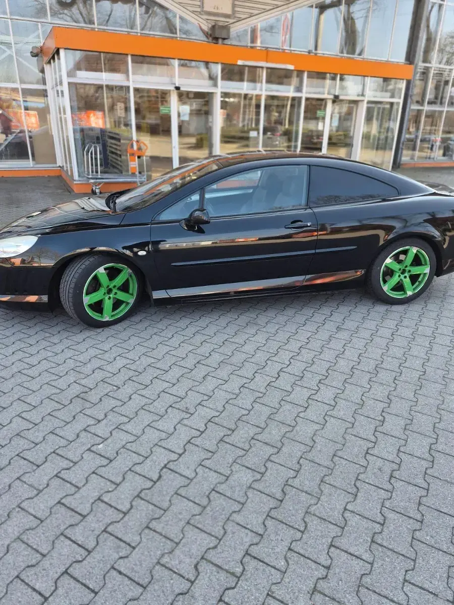 Gebraucht Peugeot 407 Coupe 204 PS (150 kW) 2009 Schwarz Coupé