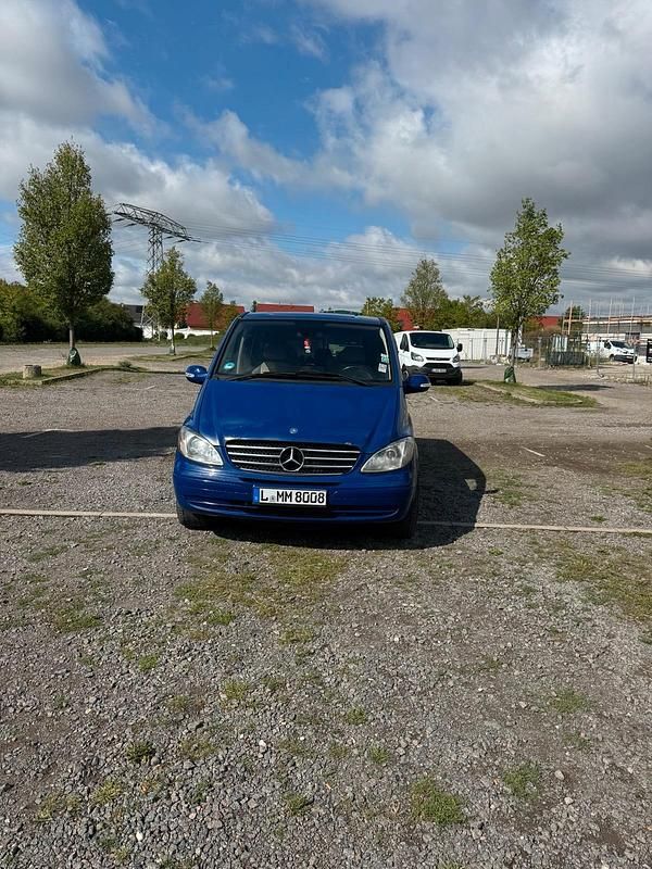 Blau Gebraucht 2008 Mercedes Viano Van / Kleinbus | 7.300 € (Superpreis) - Bild 1/4