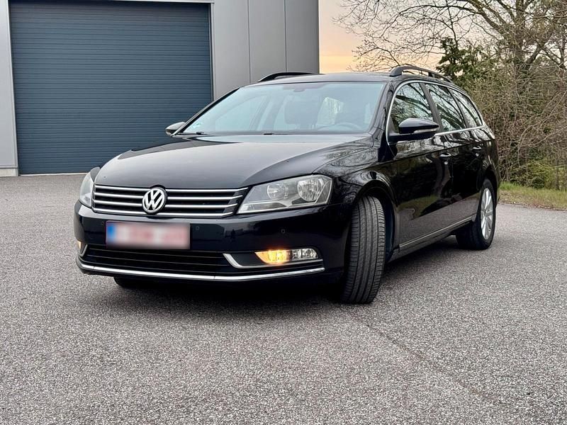 Gebraucht VW Passat Business 106 PS (77 kW) 2014 Schwarz Kombi