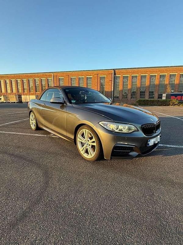 Używany BMW M235 M Performance 326 KM (239 kW) 2016 Szary Kabriolet