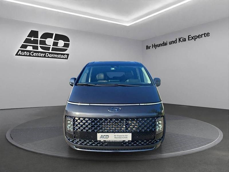 Gebraucht Hyundai Staria Signature 177 PS (130 kW) 2021 Grau Van / Kleinbus