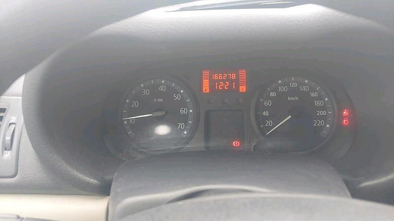 Gebraucht 2006 Renault Clio II Kleinwagen | 750 € - Bild 1/4
