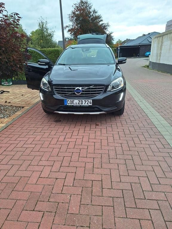 Schwarz Gebraucht 2014 Volvo XC60 Ocean Race SUV | 13.500 € (Fairer Preis) - Bild 1/4