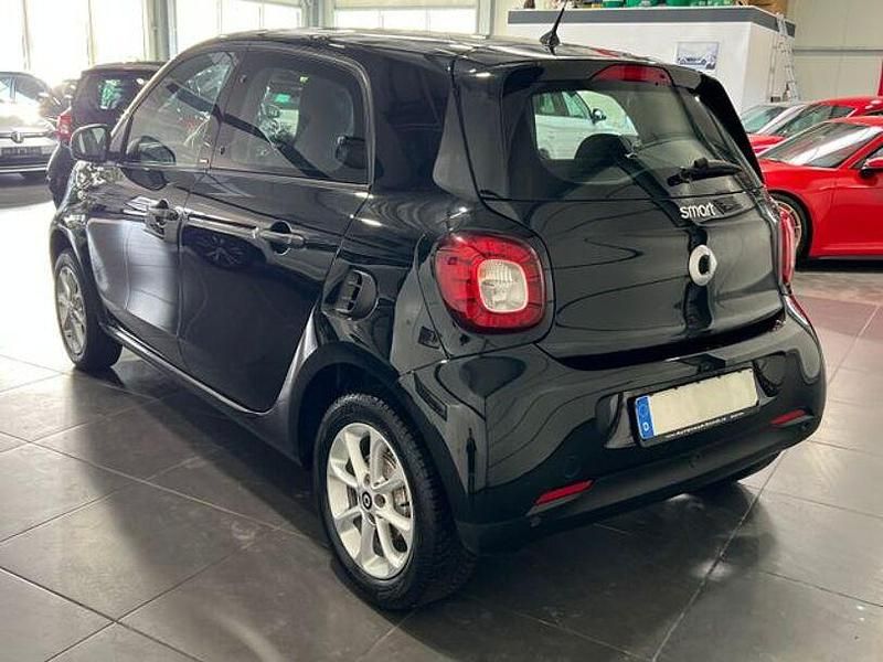 Gebraucht Smart ForFour 71 PS (52 kW) 2019 Schwarz Kleinwagen