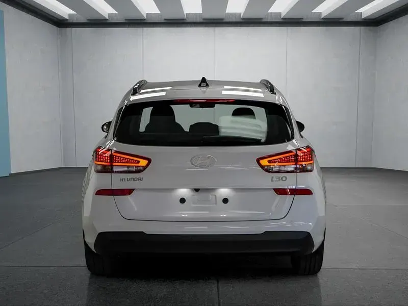 Neu Hyundai i30 99 PS (72 kW) 2026 Weiß Kombi