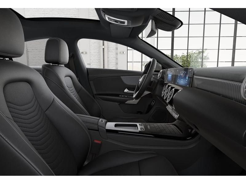 Metalliclack mountaingrau Gebraucht 2024 Mercedes CLA180 Progressive Limousine | 33.390 € (Etwas zu teuer) - Bild 1/4