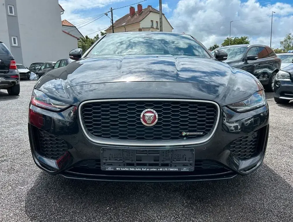 Gebraucht Jaguar XE R-Dynamic 179 PS (131 kW) 2020 Schwarz Limousine