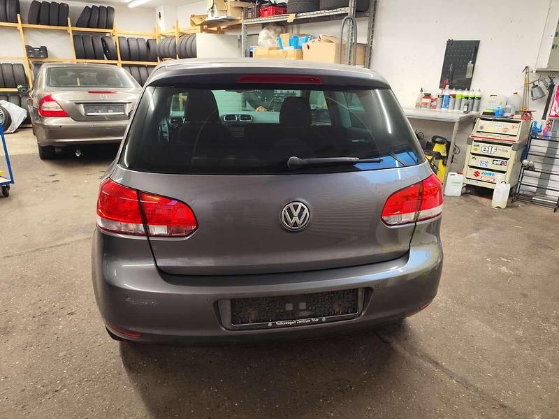 Gebraucht VW Golf VI Team 86 PS (63 kW) 2011 United grey metallic Kleinwagen