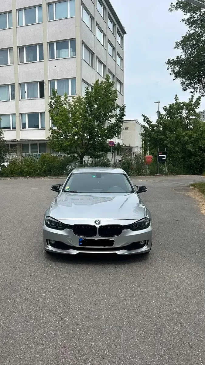 Gebraucht BMW 316 119 PS (87 kW) 2013 Silber Limousine