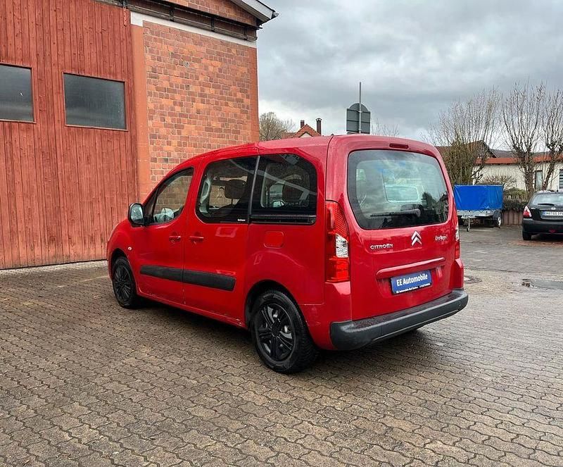 Gebraucht Citroën Berlingo 92 PS (67 kW) 2011 Rot Van / Kleinbus