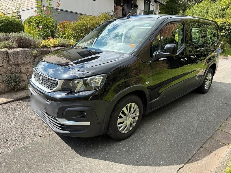 Schwarz Gebraucht 2021 Peugeot Rifter Van / Kleinbus | 16.999 € - Bild 1/4