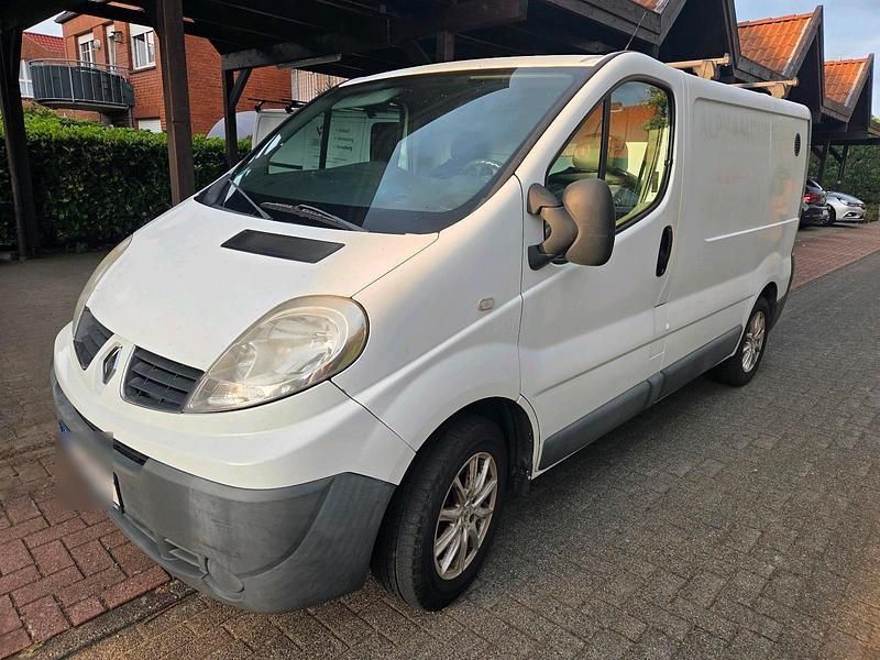 Weiß Gebraucht 2011 Renault Traffic Van / Kleinbus | 5.200 € - Bild 1/4