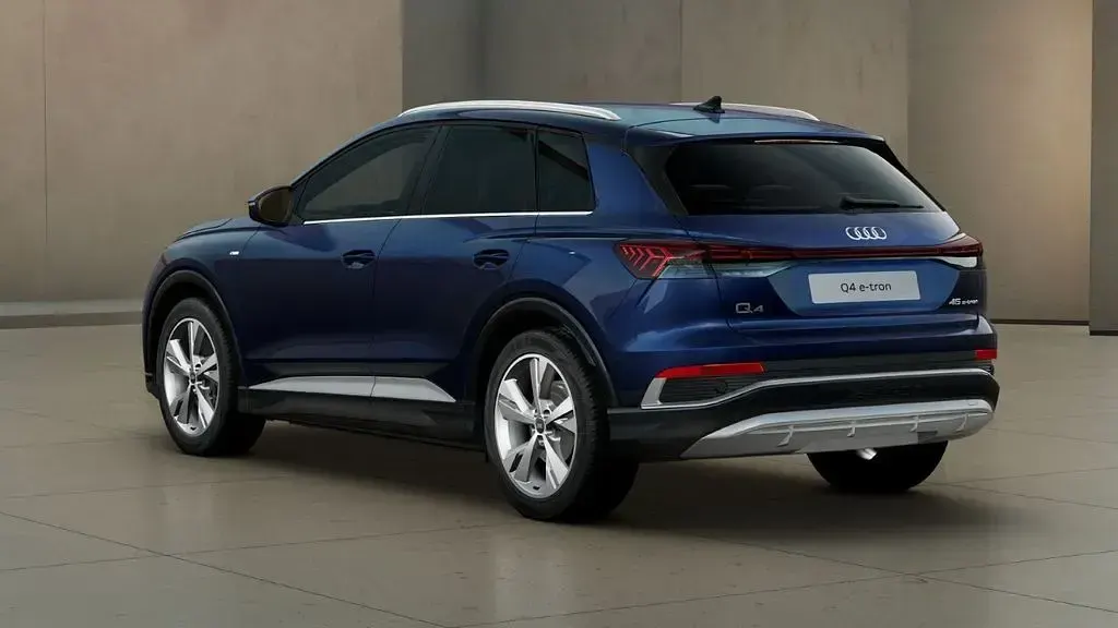 Używany Audi Q4 e-tron S-Line 210 kW (286 KM) 2025 Niebieski SUV