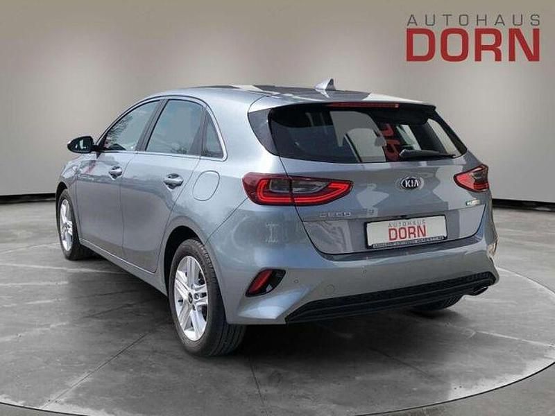Gebraucht Kia Ceed Vision 136 PS (100 kW) 2021 Grau Kleinwagen
