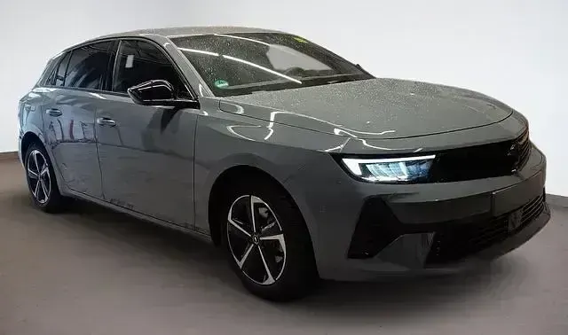 Gebraucht Opel Astra 131 PS (96 kW) 2025 Grafik grau Kleinwagen
