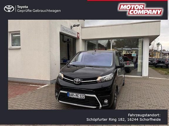 Graphitschwarz metallic Gebraucht 2023 Toyota Proace Verso Plus Kombi | 41.554 € (Etwas zu teuer) - Bild 1/4