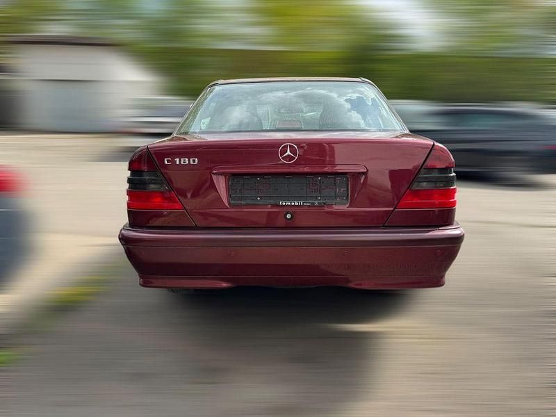 Gebraucht Mercedes C180 122 PS (89 kW) 2000 Rot Limousine