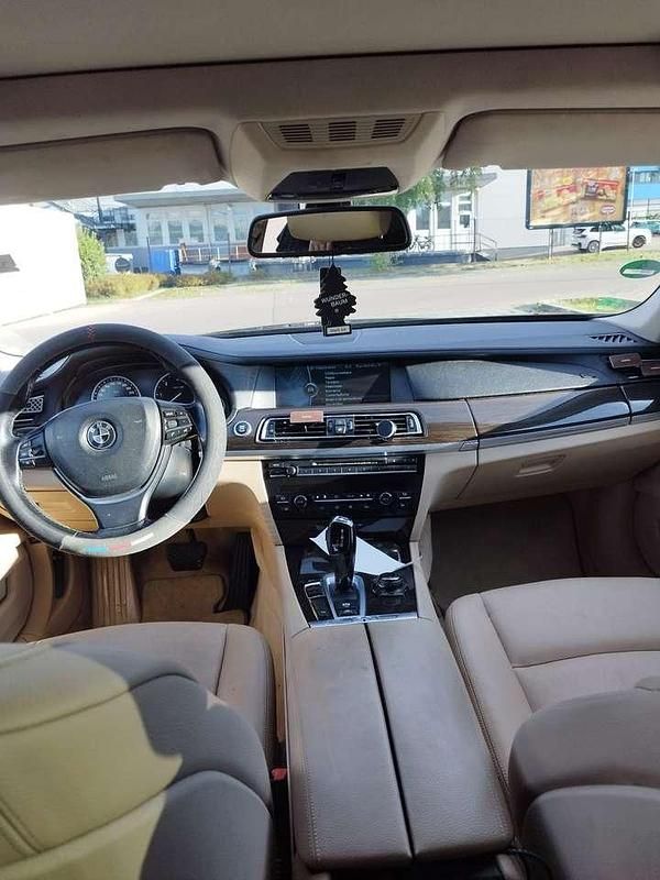 Gebraucht BMW 730 245 PS (180 kW) 2009 Limousine
