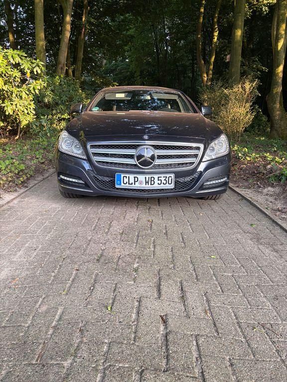 Schwarz Gebraucht 2013 Mercedes CLS350 Shooting Brake Kombi | 15.999 € (Fairer Preis) - Bild 1/4