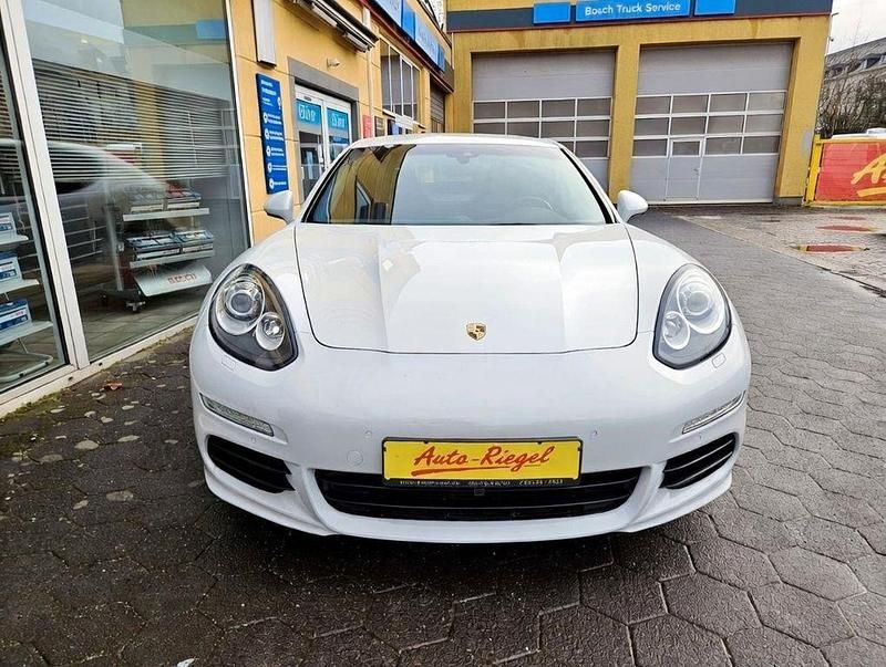 Gebraucht Porsche Panamera 300 PS (220 kW) 2015 Weiß Kleinwagen