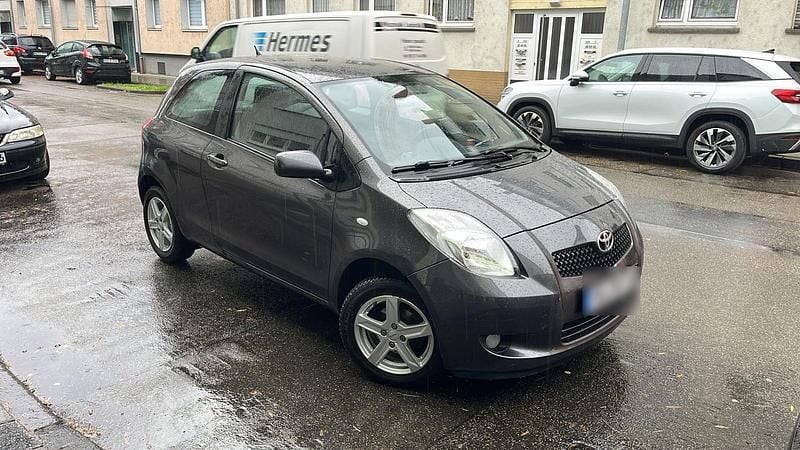 Gebraucht Toyota Yaris 69 PS (50 kW) 2008 Grau Kleinwagen