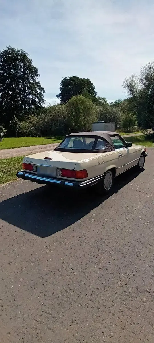 Gebraucht Mercedes 560 231 PS (169 kW) 1985 Beige Cabrio