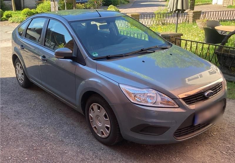 Grau Gebraucht 2009 Ford Focus Limousine | 1.800 € (Superpreis) - Bild 1/4