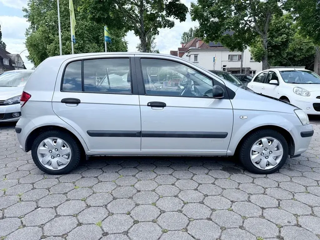 Second-hand Hyundai Getz 63 CP (46 kW) 2005 Argintiu Hatchback