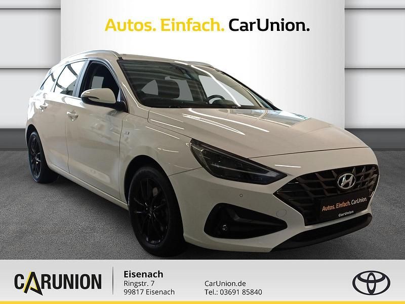 Gebraucht Hyundai i30 Trend 159 PS (116 kW) 2022 Atlas white Kombi