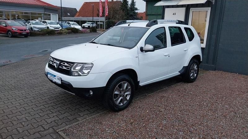 Gebraucht Dacia Duster Celebration 105 PS (77 kW) 2015 Weiß SUV