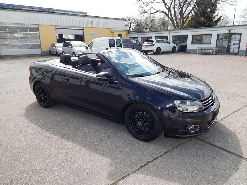 Gebraucht VW Eos Sportline 140 PS (102 kW) 2012 Deep black perleffekt Cabrio