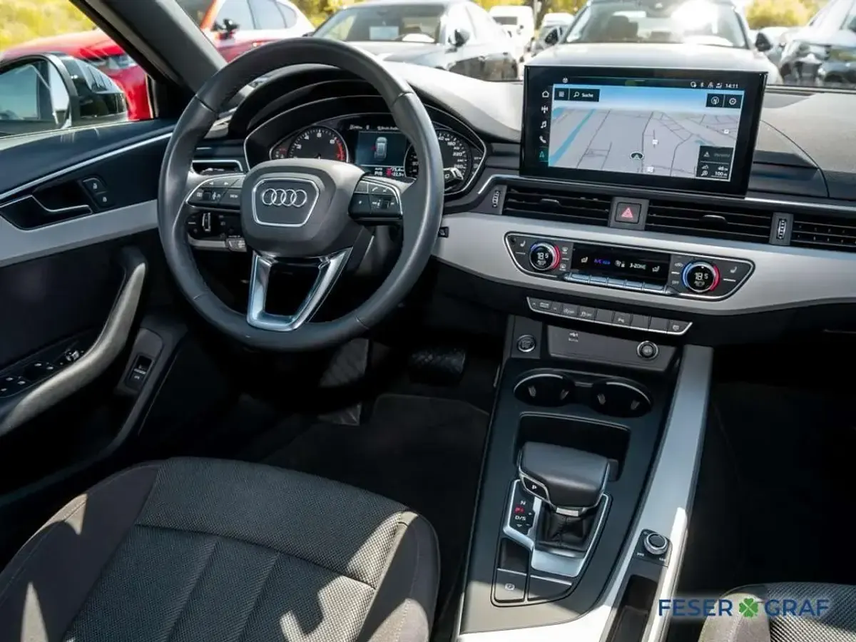 Używany Audi A4 Ambiente 204 KM (150 kW) 2022 Czarny Kombi