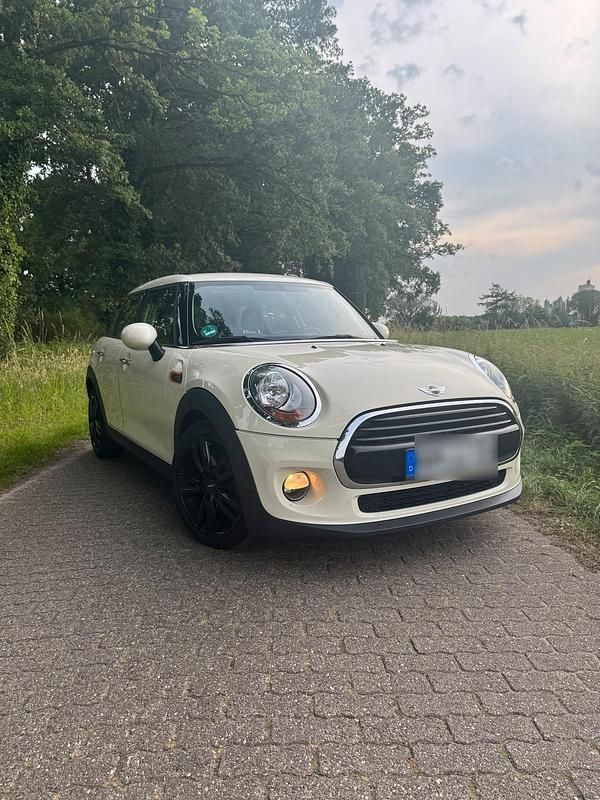 Weiß Gebraucht 2016 Mini Cooper D Kleinwagen | 12.500 € (Guter Preis) - Bild 1/4
