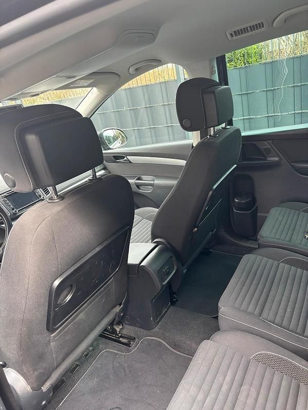 Second-hand VW Sharan 140 CP (102 kW) 2014 Negru Monovolum