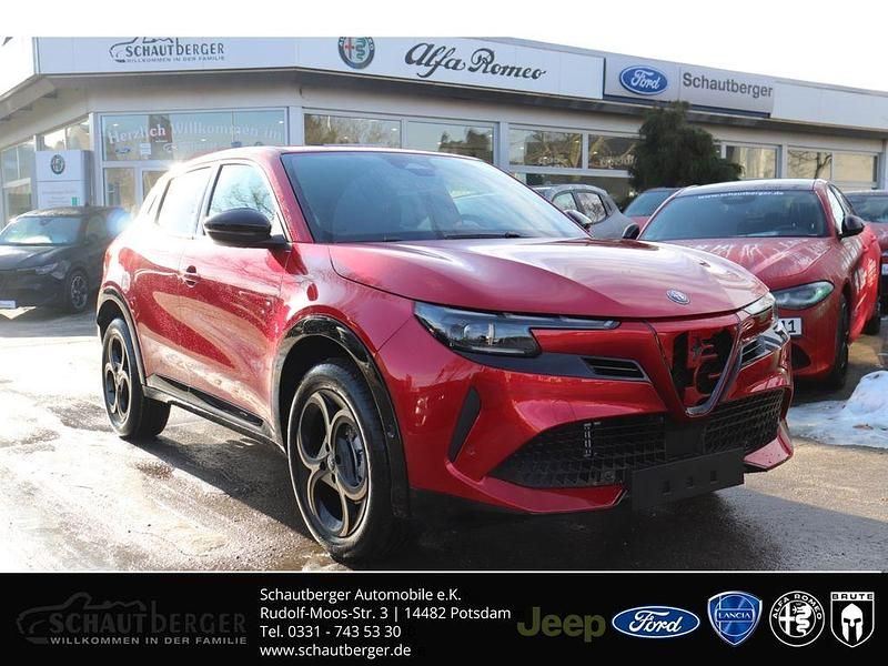 Neu Alfa Romeo GT Junior 145 PS (106 kW) 2026 Rot SUV
