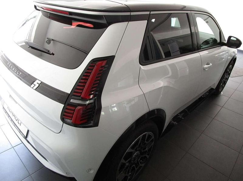Gebraucht Renault 5 E-Tech Komfort 110 kW (150 PS) 2025 Perlmuttweiß Limousine