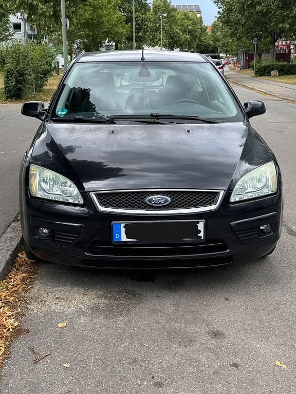 Schwarz Gebraucht 2005 Ford Focus Titanium Kleinwagen | 900 € (Superpreis) - Bild 1/4