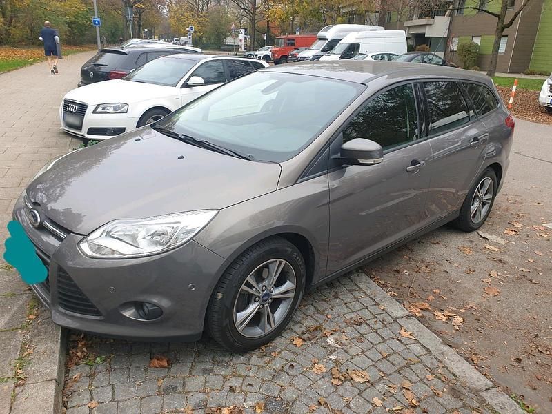 Gebraucht Ford Focus 125 PS (91 kW) 2013 Grau Kombi