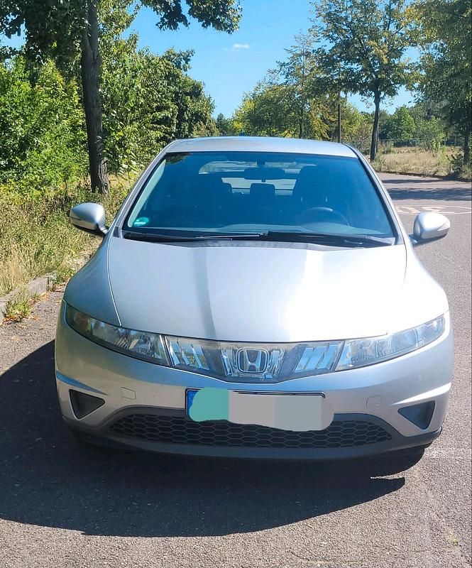 Silber Gebraucht 2008 Honda Civic Limousine | 2.100 € (Fairer Preis) - Bild 1/4