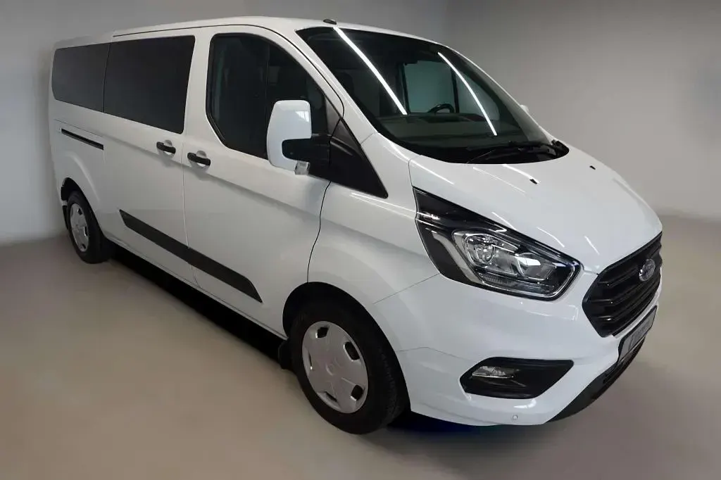 Usado Ford Tourneo Custom 131 HP (96 kW) 2019 Branco Van