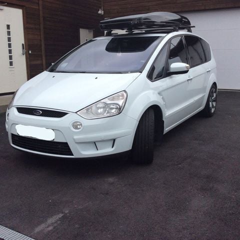 Gebraucht Ford S-MAX Titanium 175 PS (128 kW) 2009 Weiß Van / Kleinbus