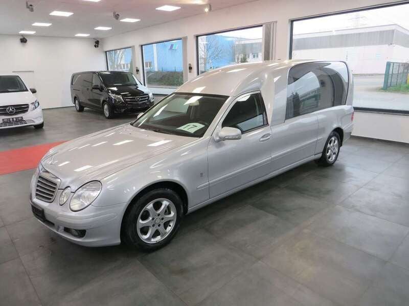 Silber Gebraucht 2009 Mercedes E220 Limousine | 24.950 € - Bild 1/4