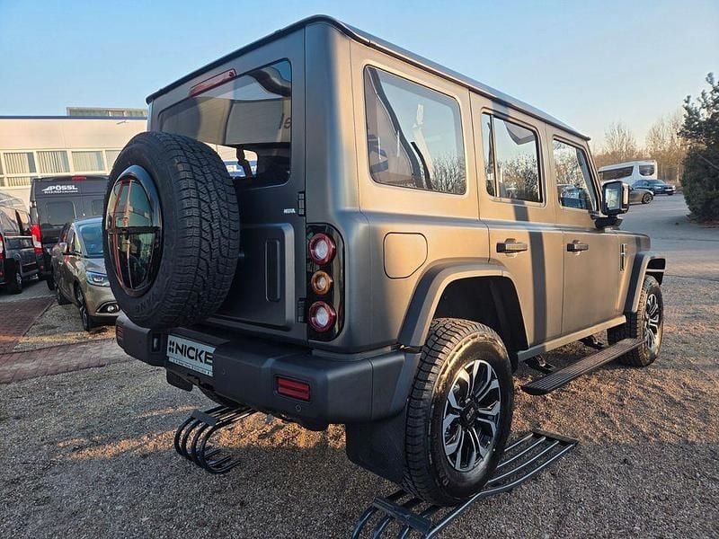 Neu BAW 212 166 PS (122 kW) 2026 Grau SUV