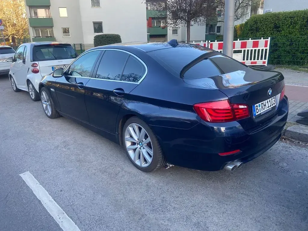 Gebraucht BMW 525 218 PS (160 kW) 2012 Blau Limousine