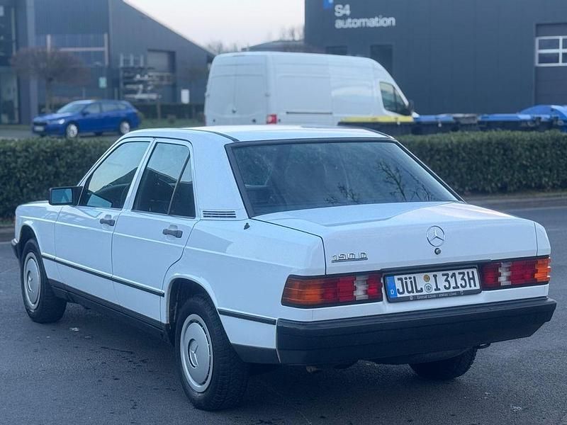 Gebraucht Mercedes 190 72 PS (52 kW) 1986 Weiß Limousine