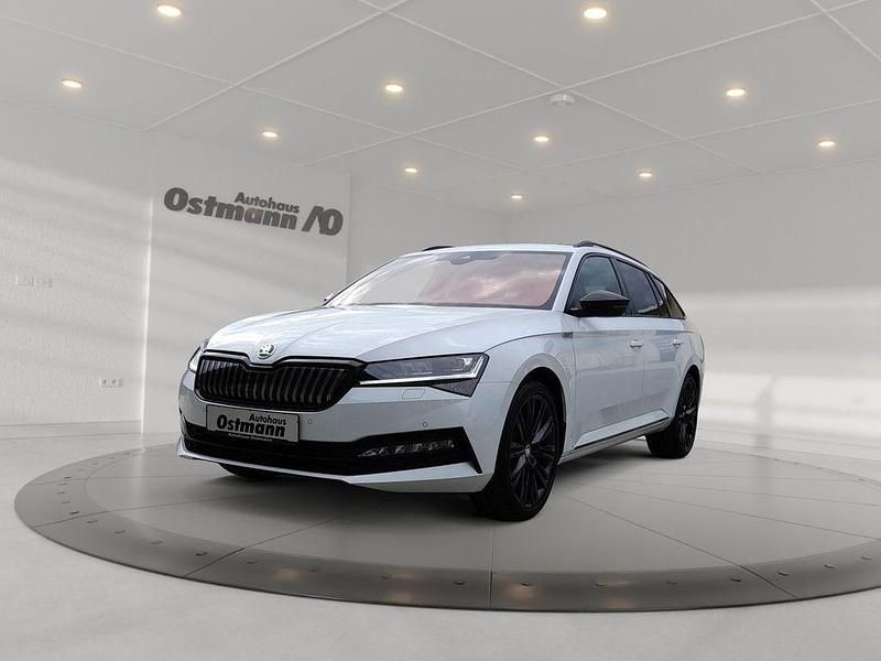 Weiß Gebraucht 2021 Skoda Superb SportLine Kombi | 29.910 € (Fairer Preis) - Bild 1/4