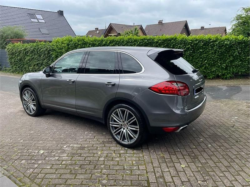 Gebraucht Porsche Cayenne 241 PS (177 kW) 2011 Grau SUV